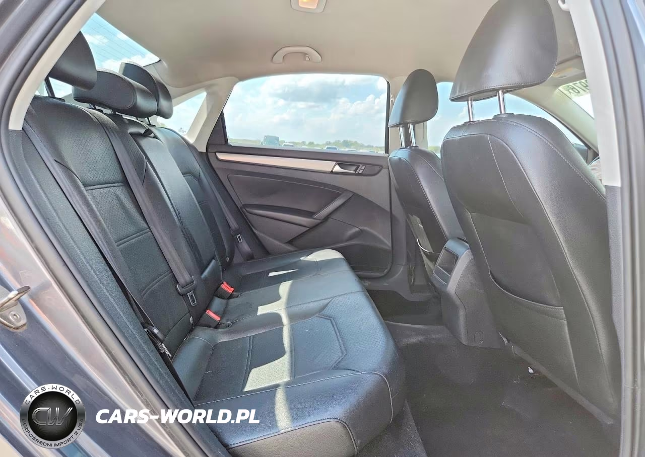 2015 Volkswagen Passat S VIN:1VWAT7A31FC027032 - 10