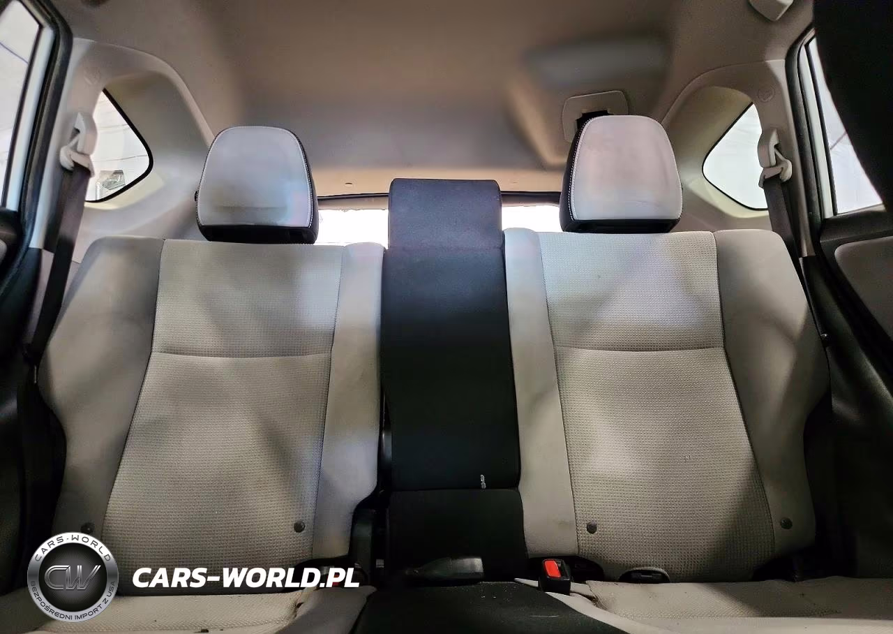 2018 Toyota Rav4 Xle VIN:JTMRFREV0JJ260957 - 10