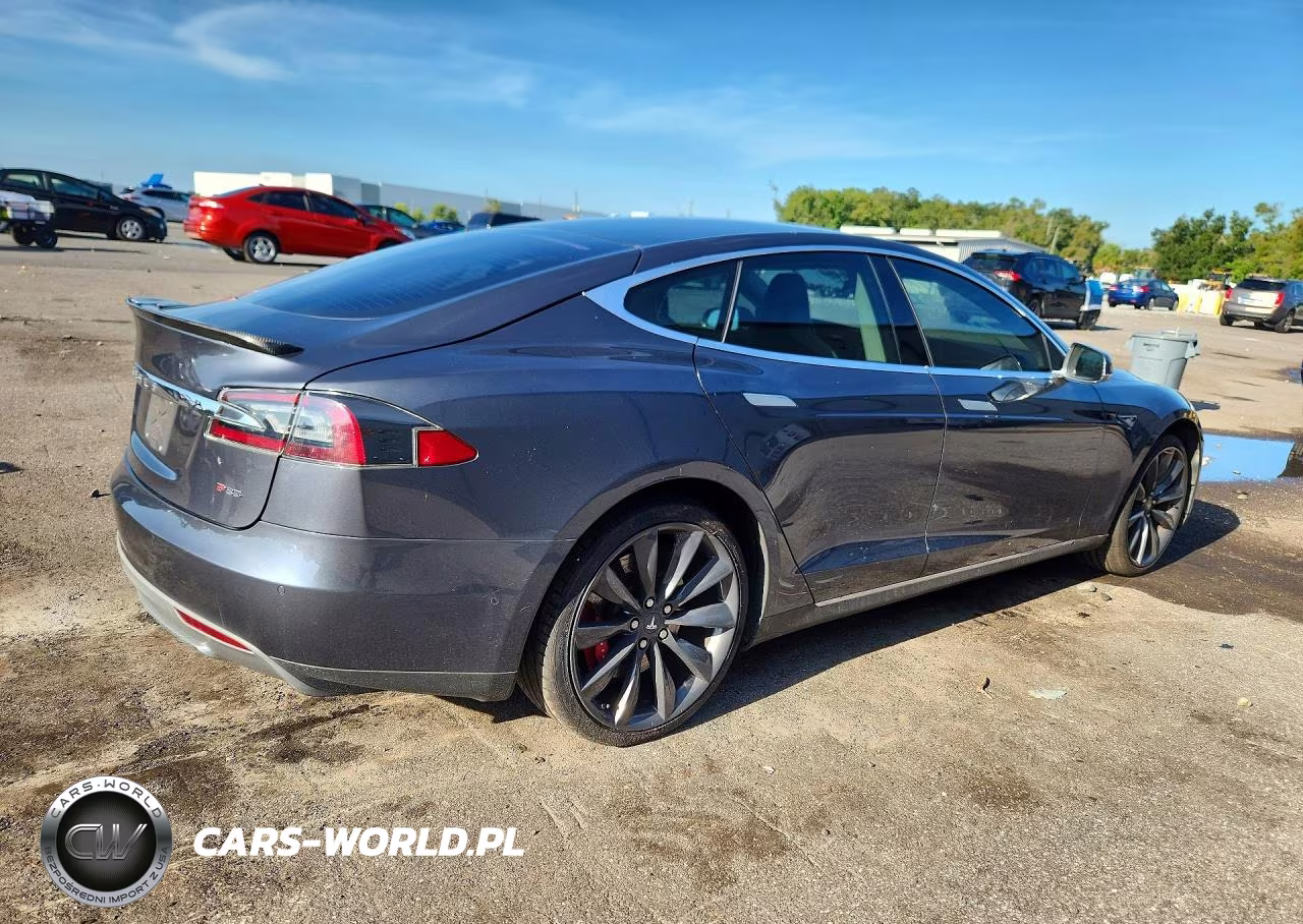 2014 Tesla Model S VIN:5YJSA1H19EFP55911 - 3