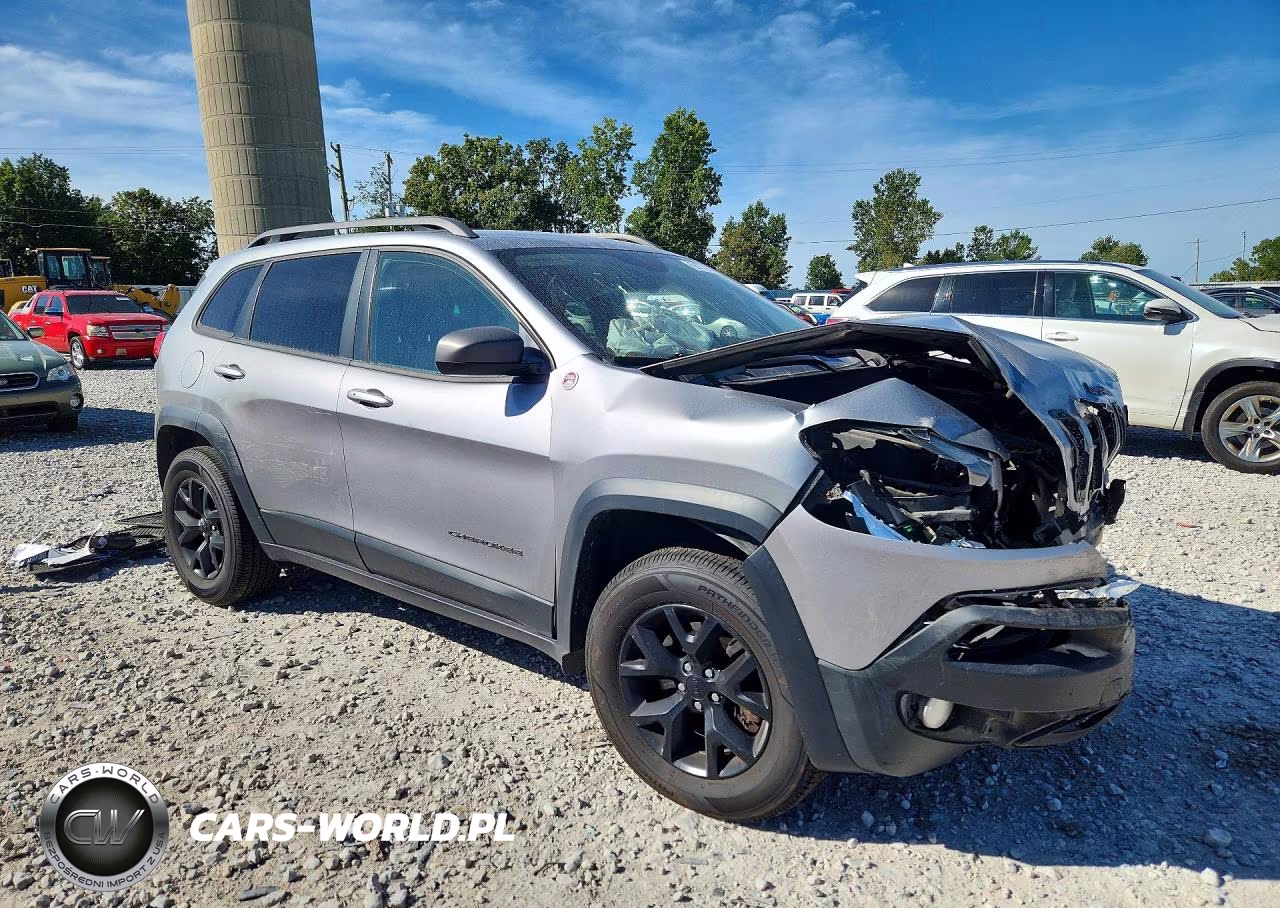 2015 Jeep Cherokee Trailhawk VIN:1C4PJMBS7FW697867 - 4
