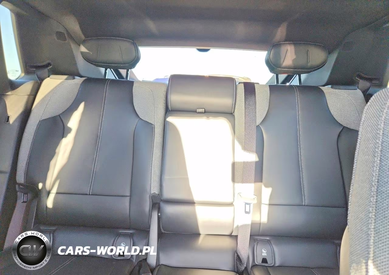 2024 Cadillac Lyriq Tech VIN:1GYKPMRK9RZ138705 - 10