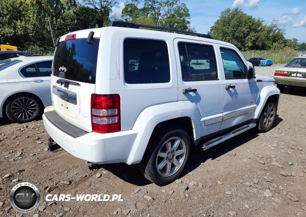 2012 Jeep Liberty Sport VIN:1C4PJMAK3CW207082 - 3