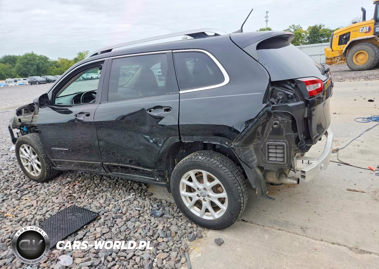 2018 Jeep Cherokee Latitude VIN:1C4PJLCX3JD519236 - 2