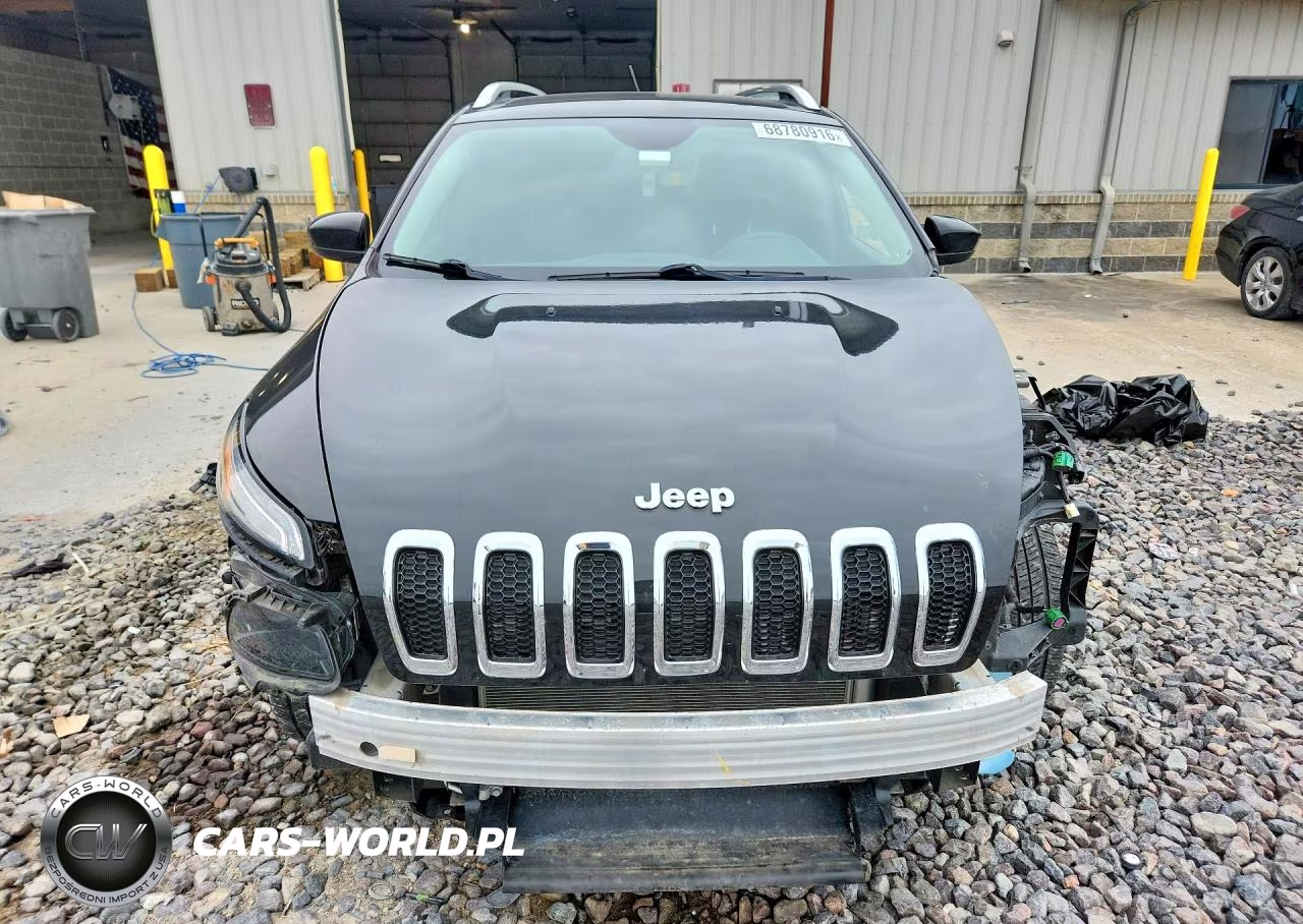 2018 Jeep Cherokee Latitude VIN:1C4PJLCX3JD519236 - 5