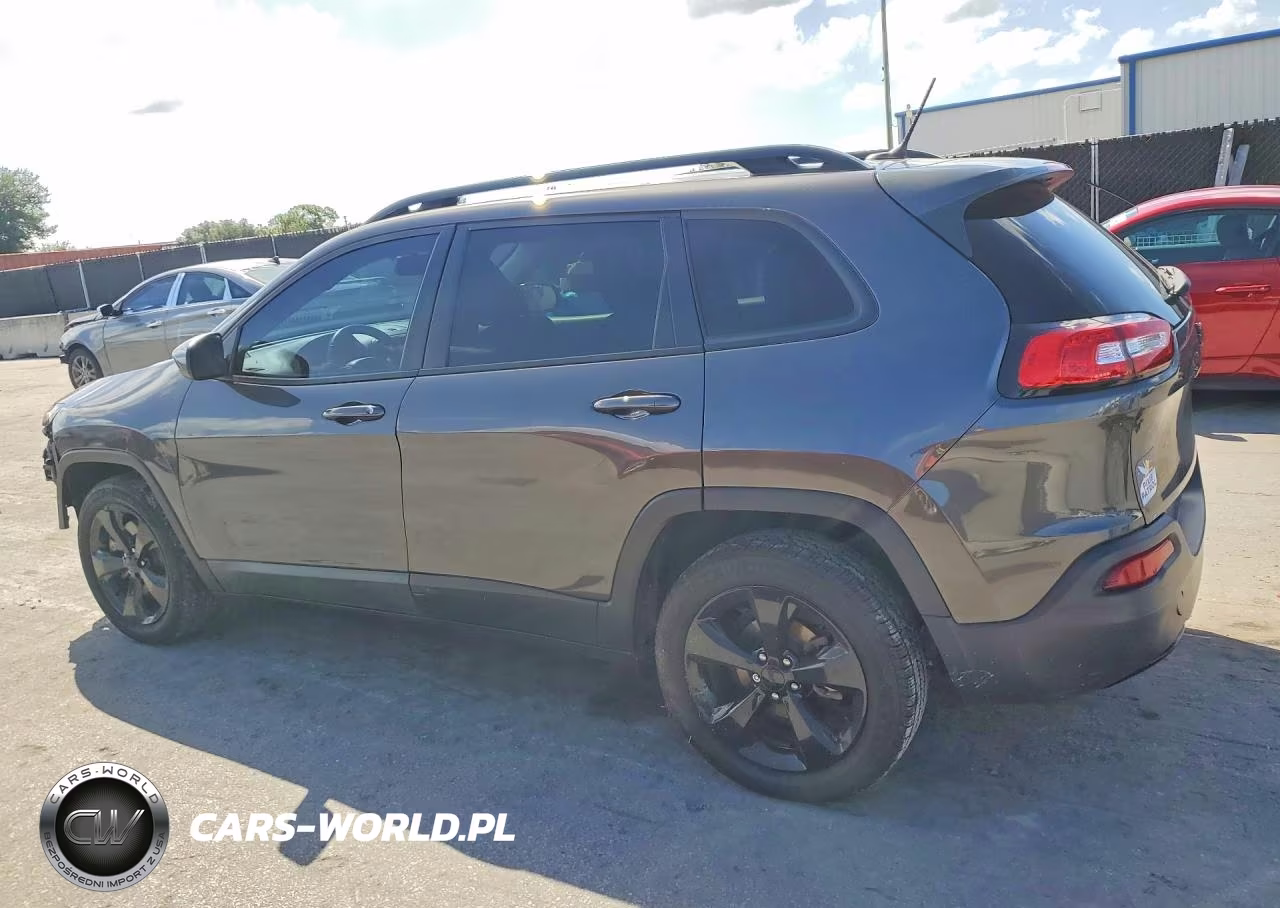 2018 Jeep Cherokee Latitude VIN:1C4PJLCB5JD544255 - 2