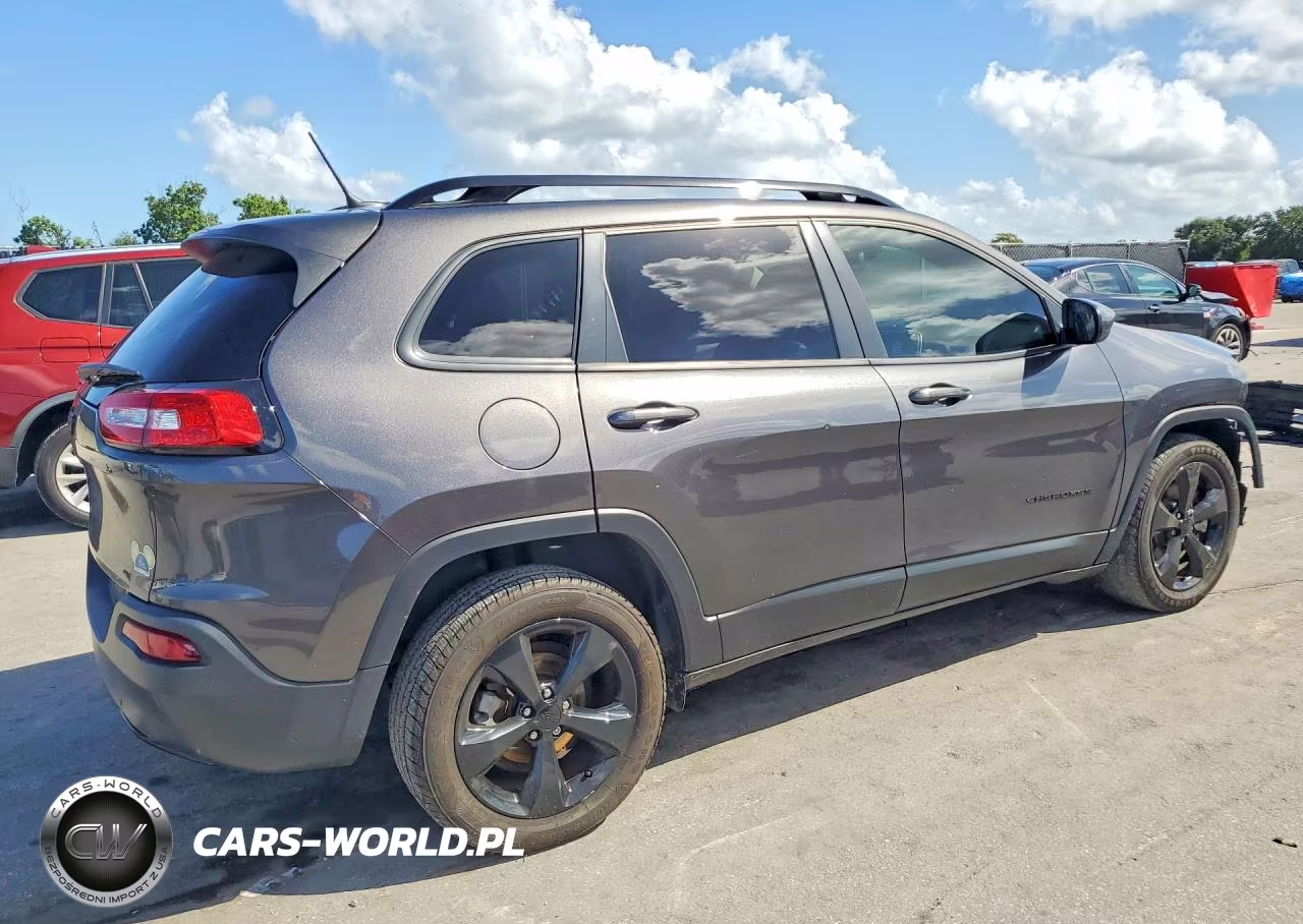 2018 Jeep Cherokee Latitude VIN:1C4PJLCB5JD544255 - 3