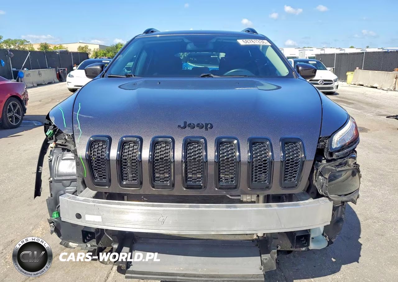 2018 Jeep Cherokee Latitude VIN:1C4PJLCB5JD544255 - 5