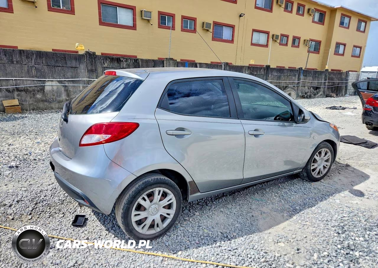 2014 Mazda Mazda2 Sport VIN:JM1DE1KY9E0174409 - 3