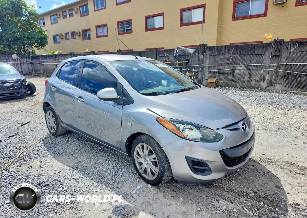 2014 Mazda Mazda2 Sport VIN:JM1DE1KY9E0174409 - 4