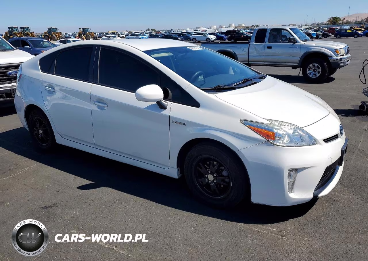 2015 Toyota Prius Two VIN:JTDKN3DU4F0469271 - 4