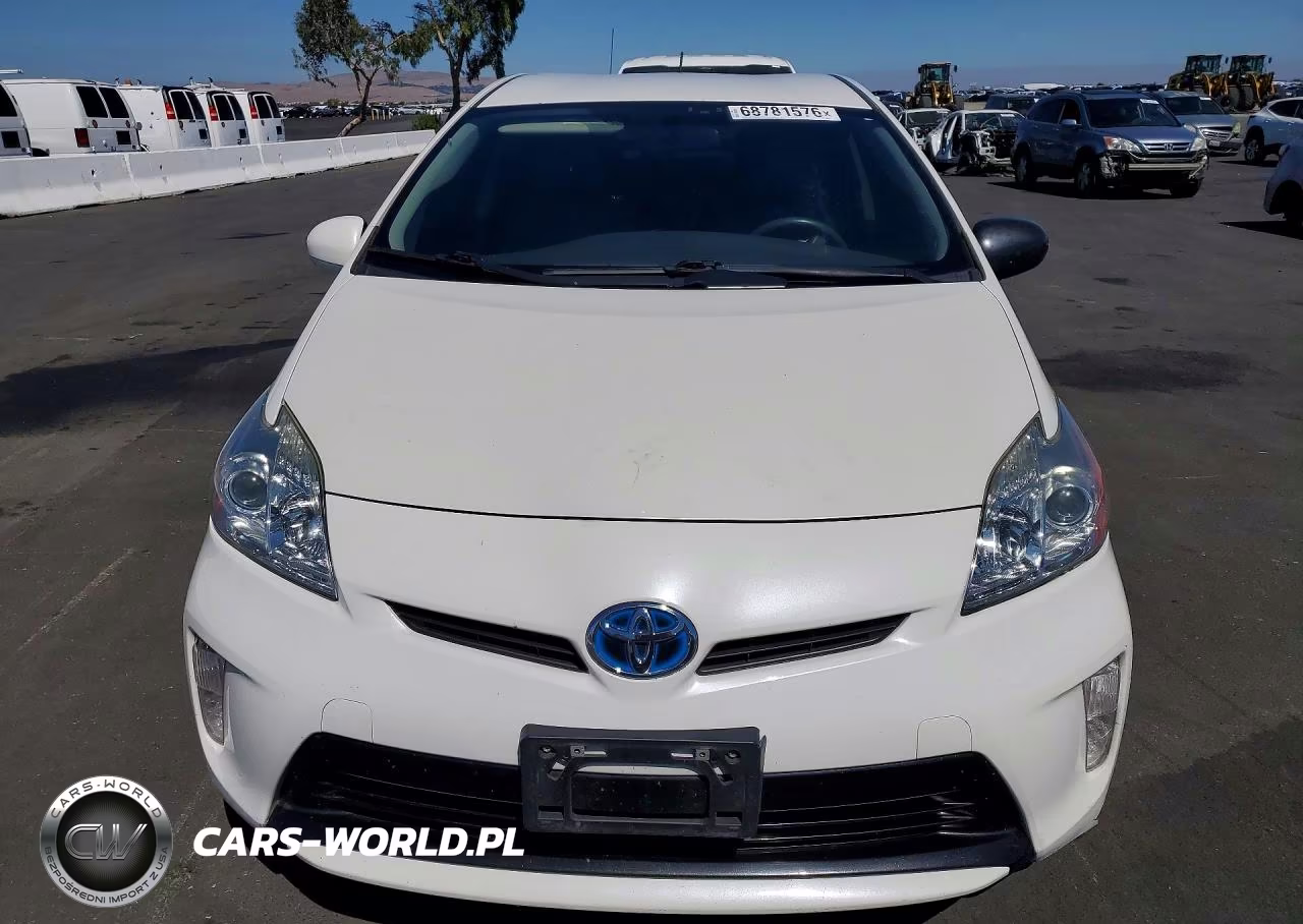 2015 Toyota Prius Two VIN:JTDKN3DU4F0469271 - 5