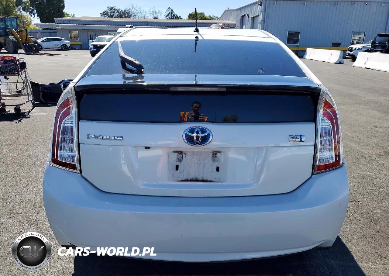 2015 Toyota Prius Two VIN:JTDKN3DU4F0469271 - 6