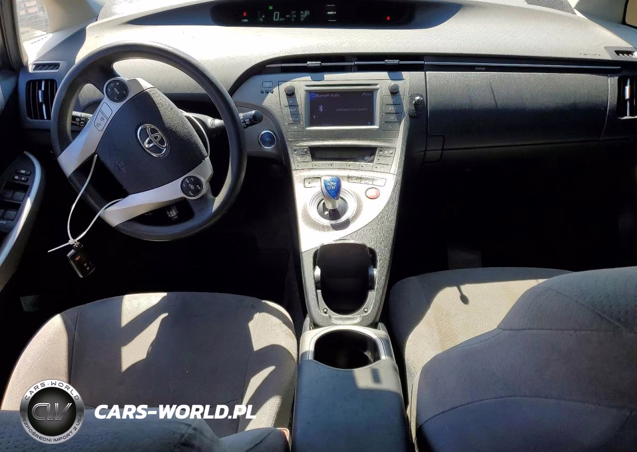 2015 Toyota Prius Two VIN:JTDKN3DU4F0469271 - 8