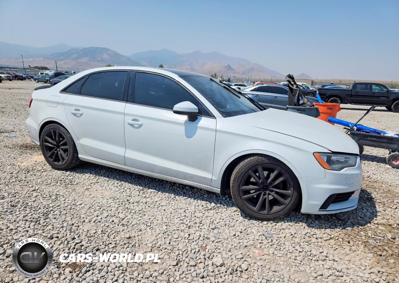 2015 Audi A3 Premium VIN:WAUAJGFF5F1075993 - 4