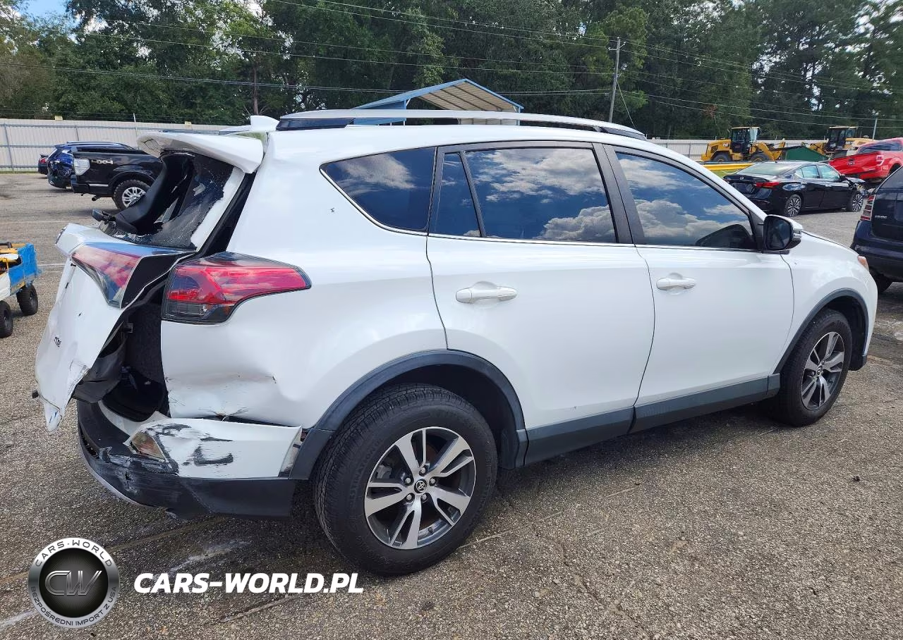 2018 Toyota Rav4 Xle VIN:JTMWFREV3JJ161049 - 3