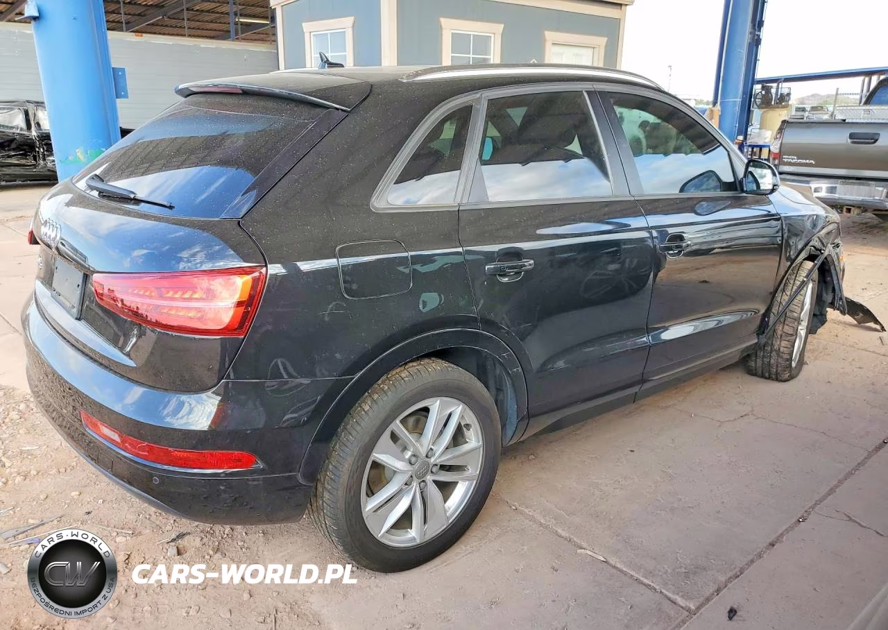 2017 Audi Q3 Premium VIN:WA1BCCFS6HR009555 - 3