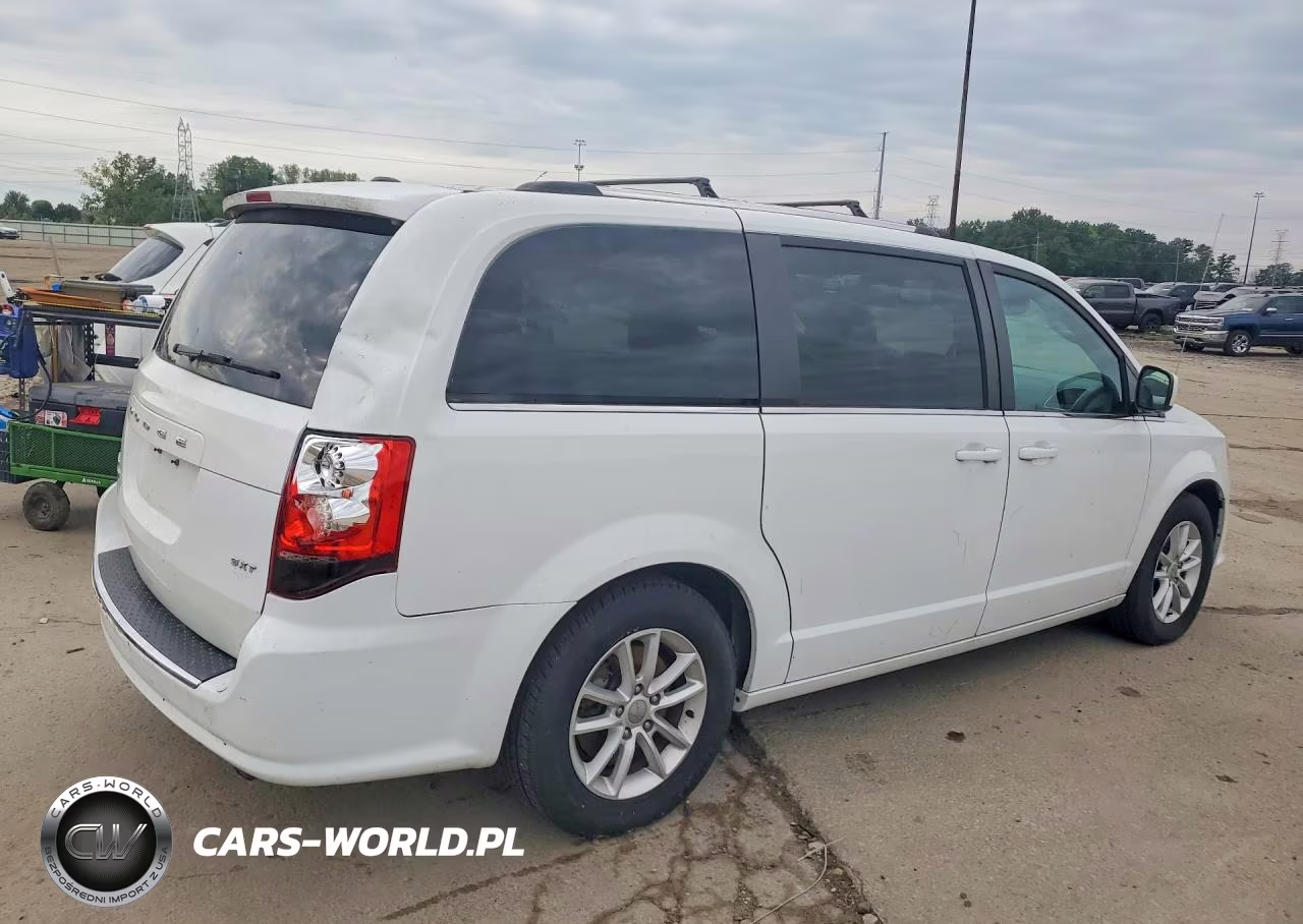 2018 Dodge Grand Caravan Sxt VIN:2C4RDGCG5JR298596 - 3