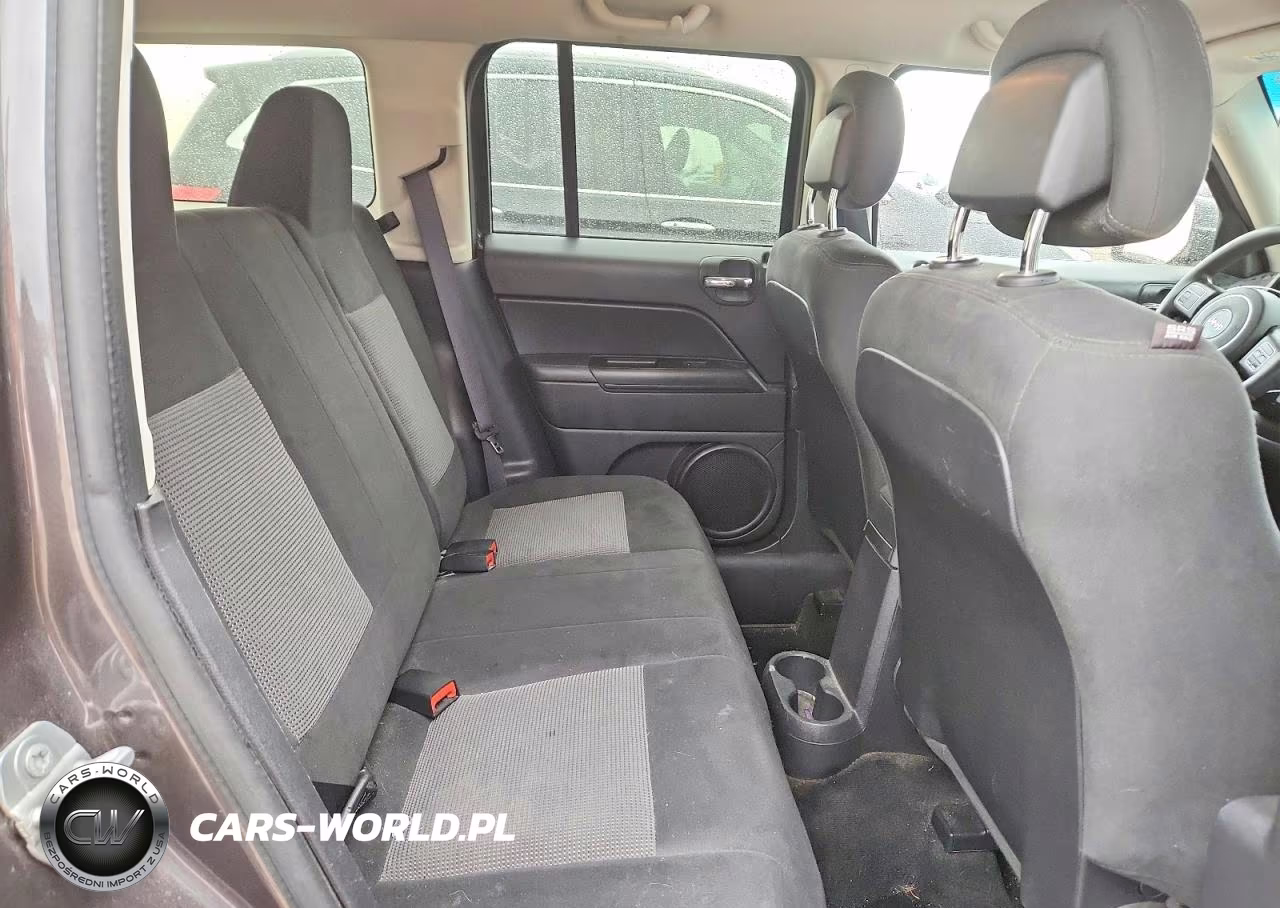 2016 Jeep Patriot Sport VIN:1C4NJRBB5GD686710 - 10