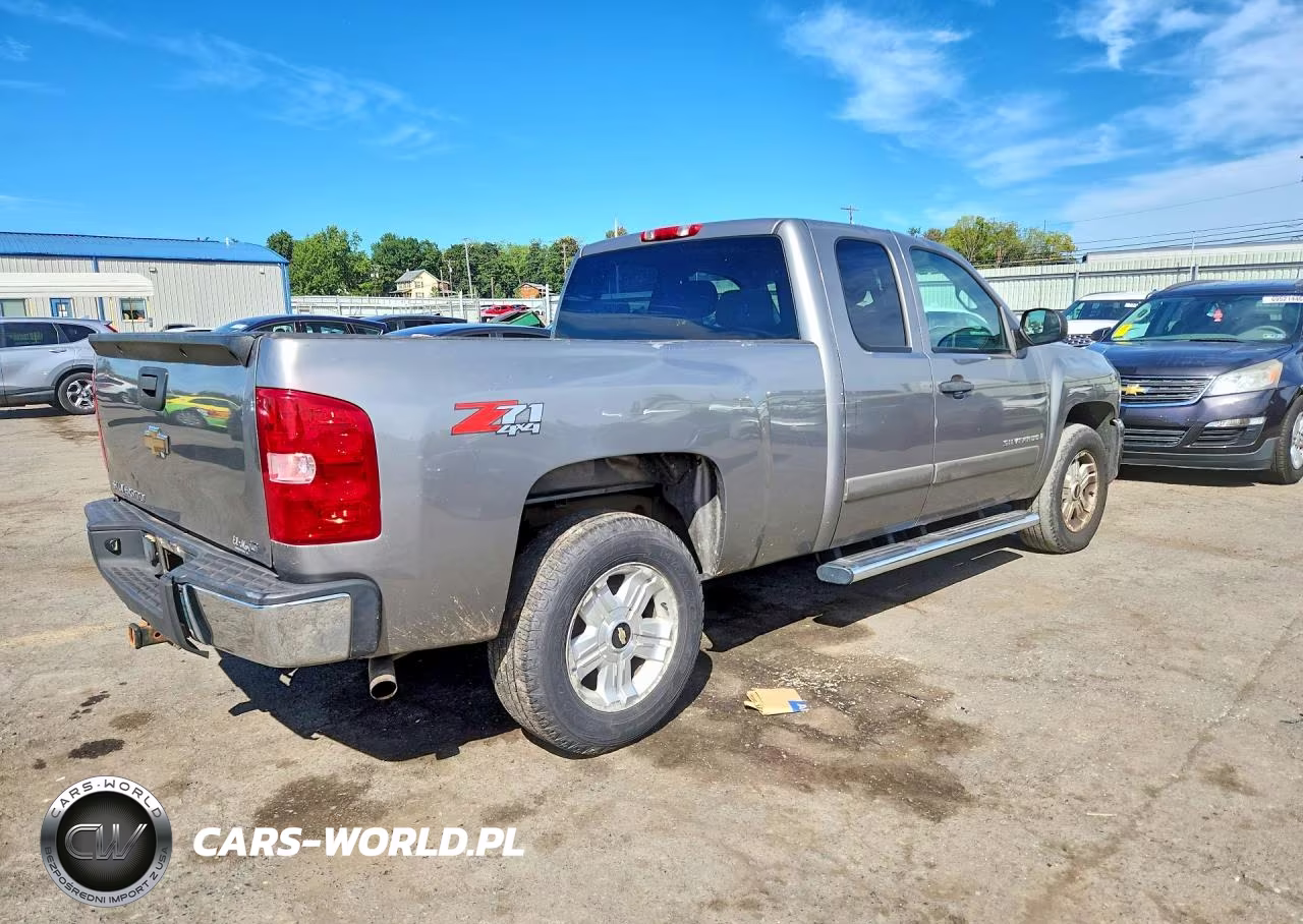 2008 Chevrolet Silverado K1500 VIN:2GCEK19J981125774 - 3