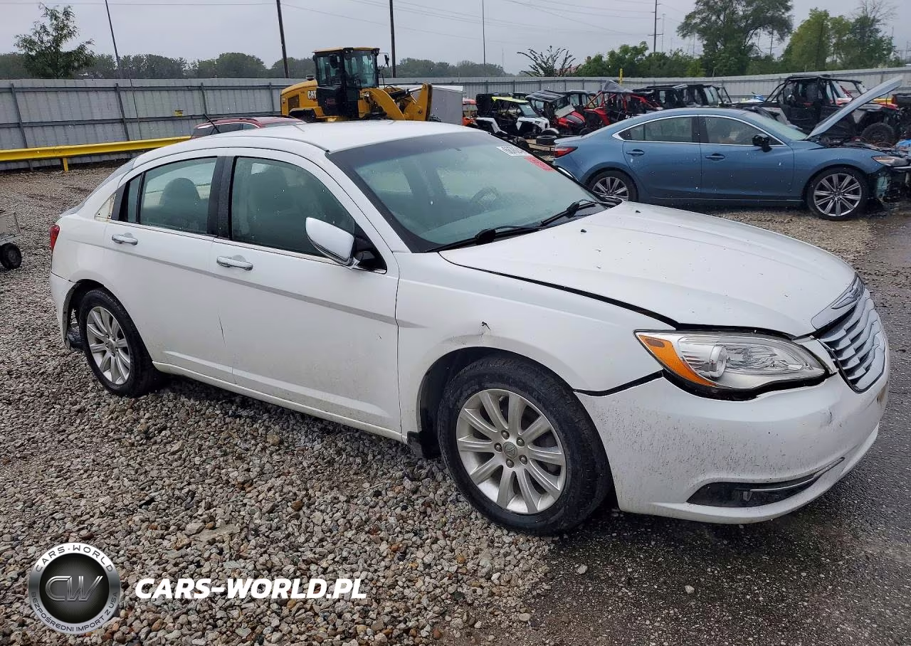 2014 Chrysler 200 Limited VIN:1C3CCBCG5EN185931 - 4