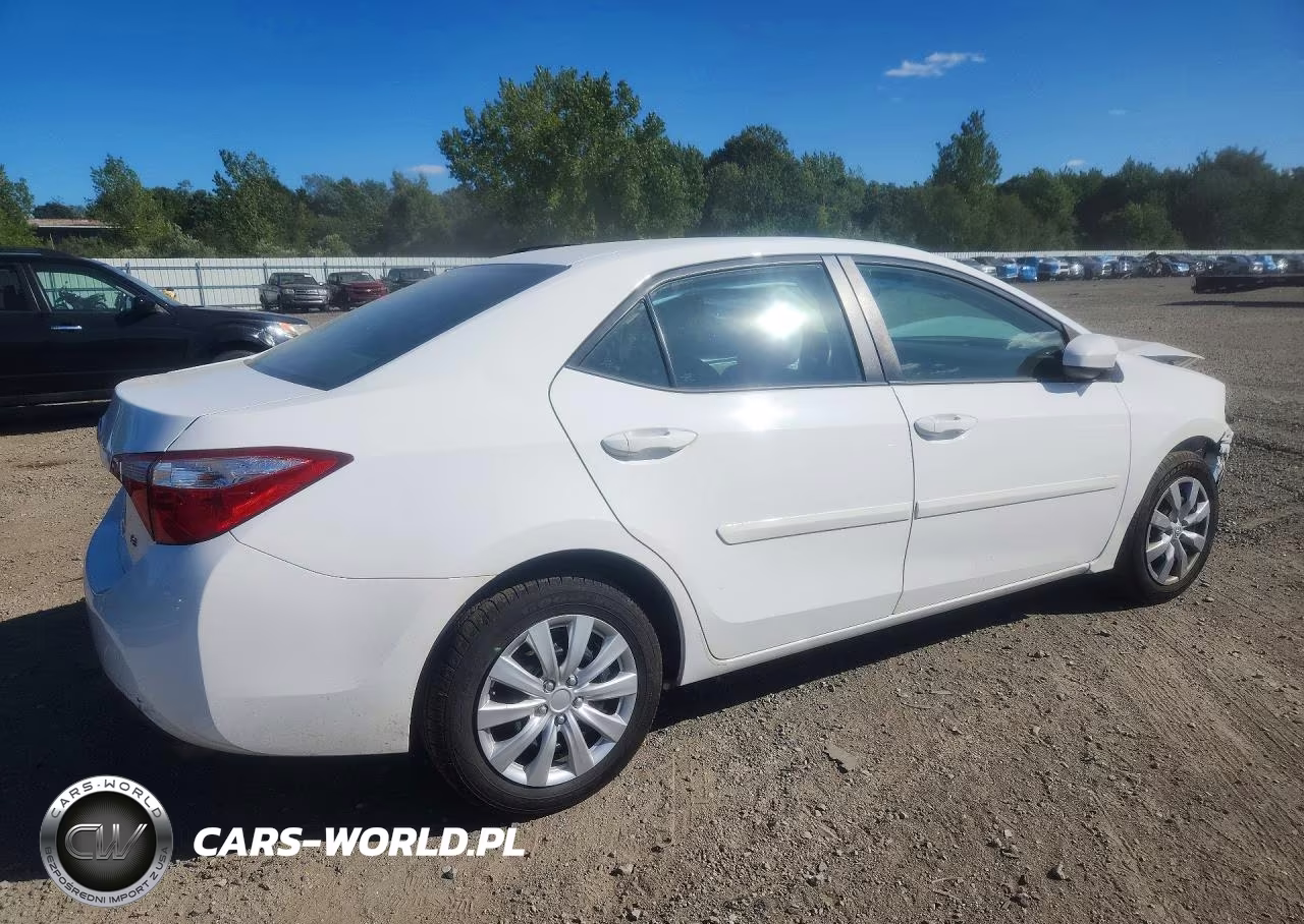 2016 Toyota Corolla Le VIN:2T1BURHE7GC516907 - 3