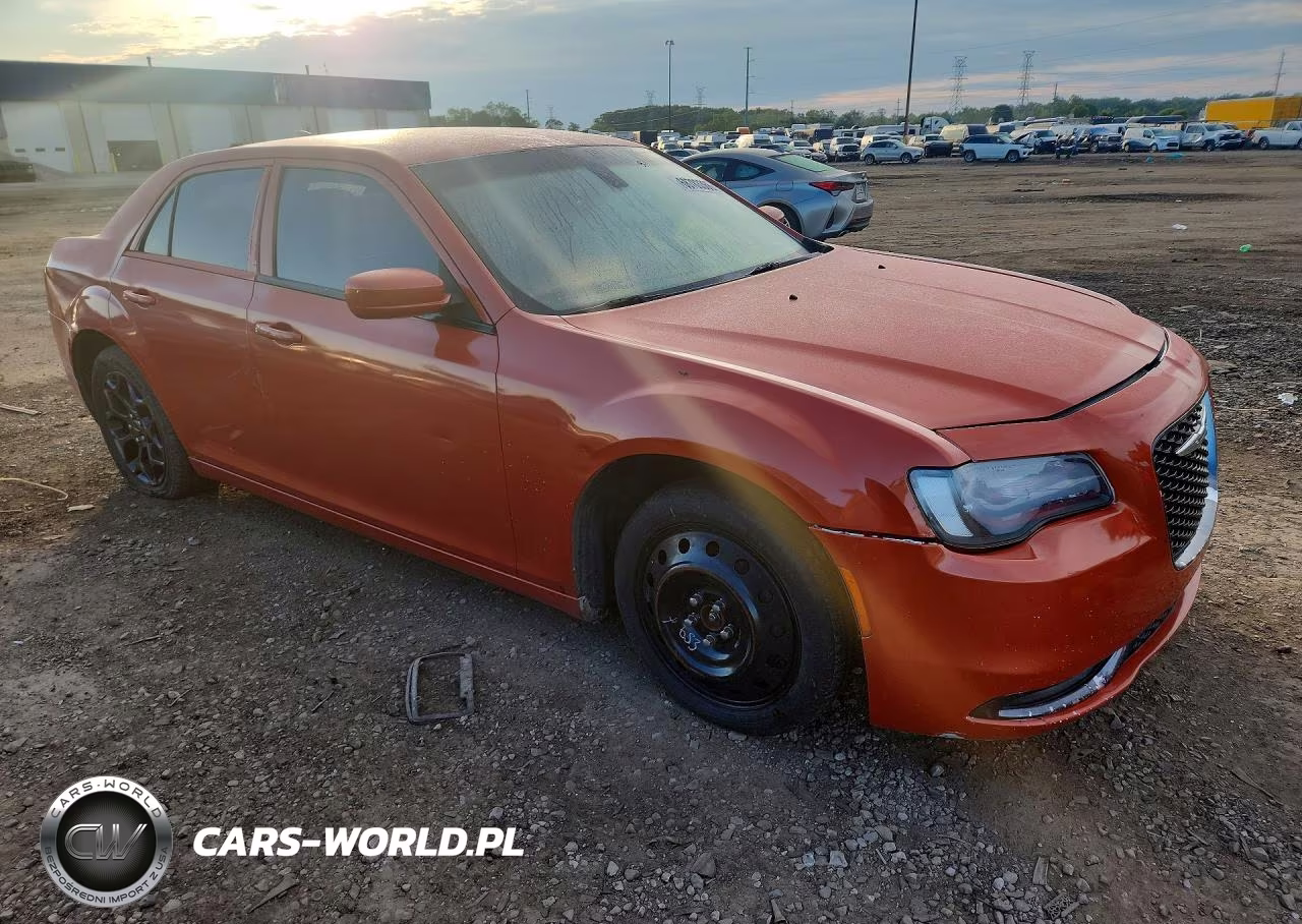 2019 Chrysler 300 S VIN:2C3CCAGG4KH637084 - 4