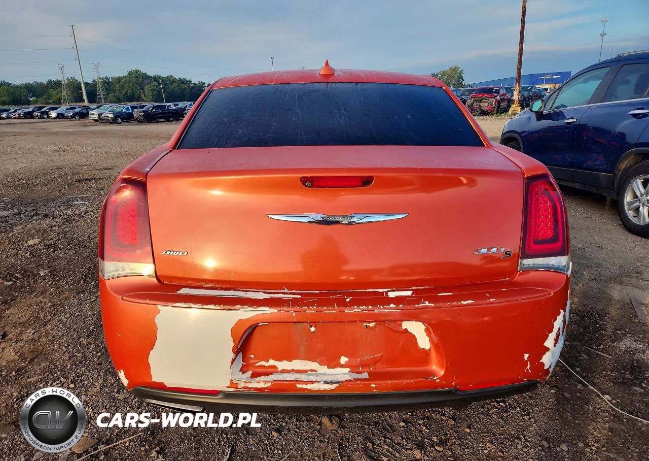 2019 Chrysler 300 S VIN:2C3CCAGG4KH637084 - 6