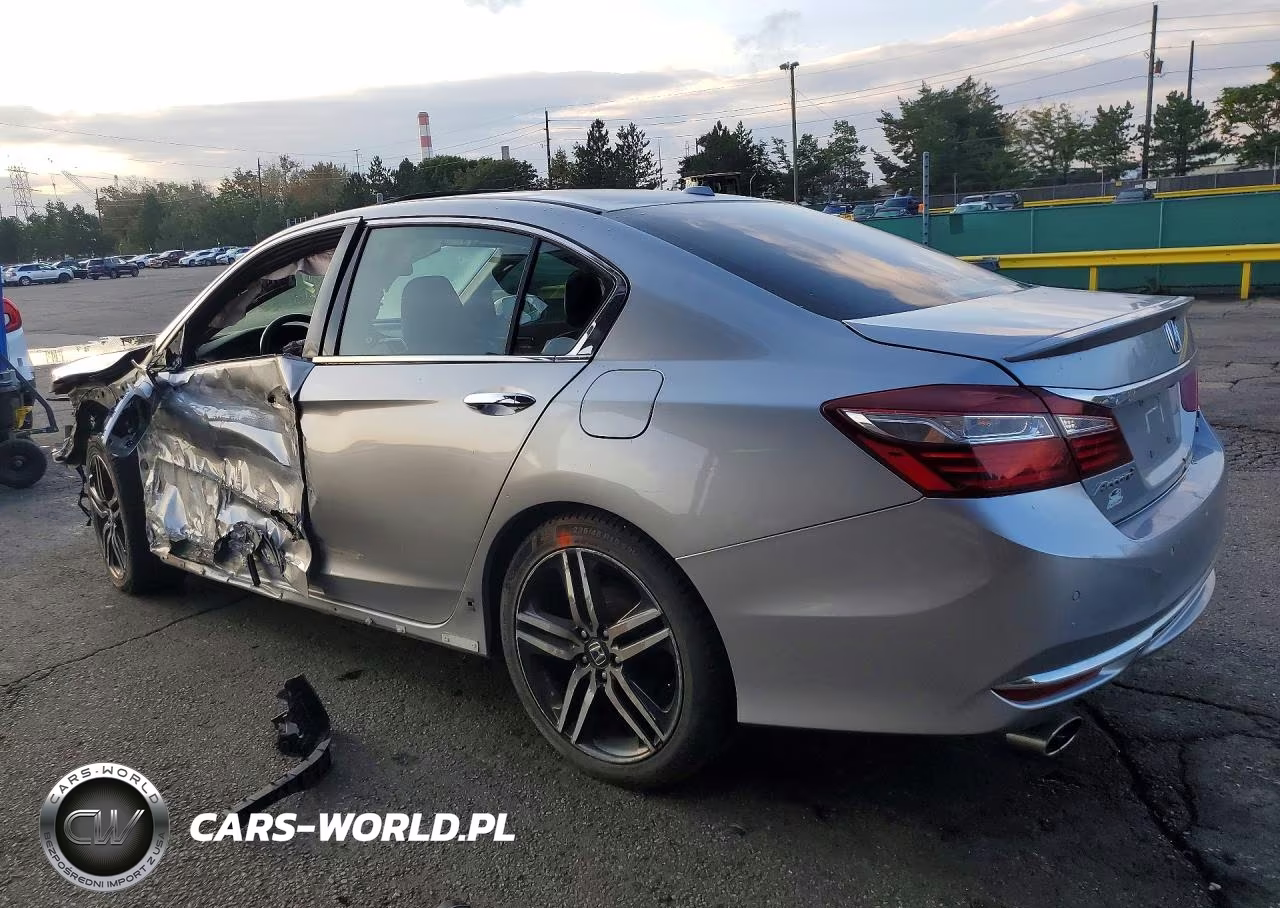 2017 Honda Accord Touring VIN:1HGCR3F90HA028009 - 2