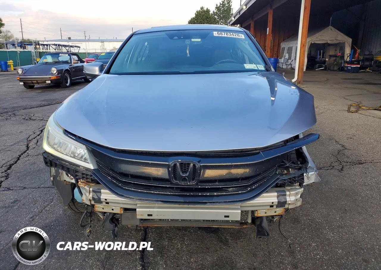 2017 Honda Accord Touring VIN:1HGCR3F90HA028009 - 5