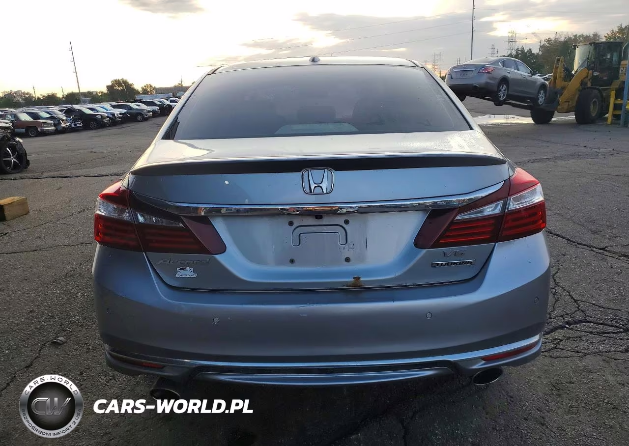 2017 Honda Accord Touring VIN:1HGCR3F90HA028009 - 6