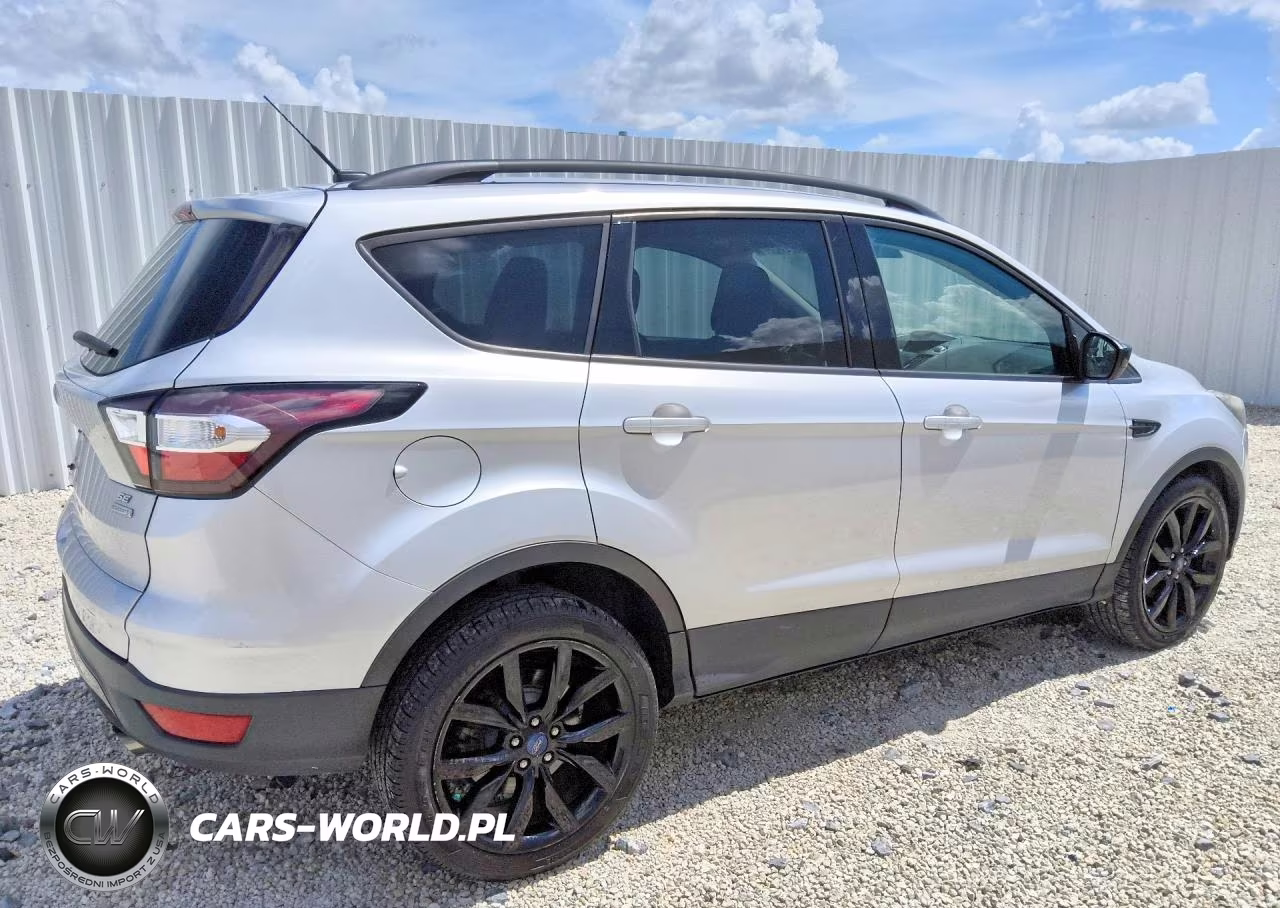 2018 Ford Escape Se VIN:1FMCU0GD3JUB67825 - 3