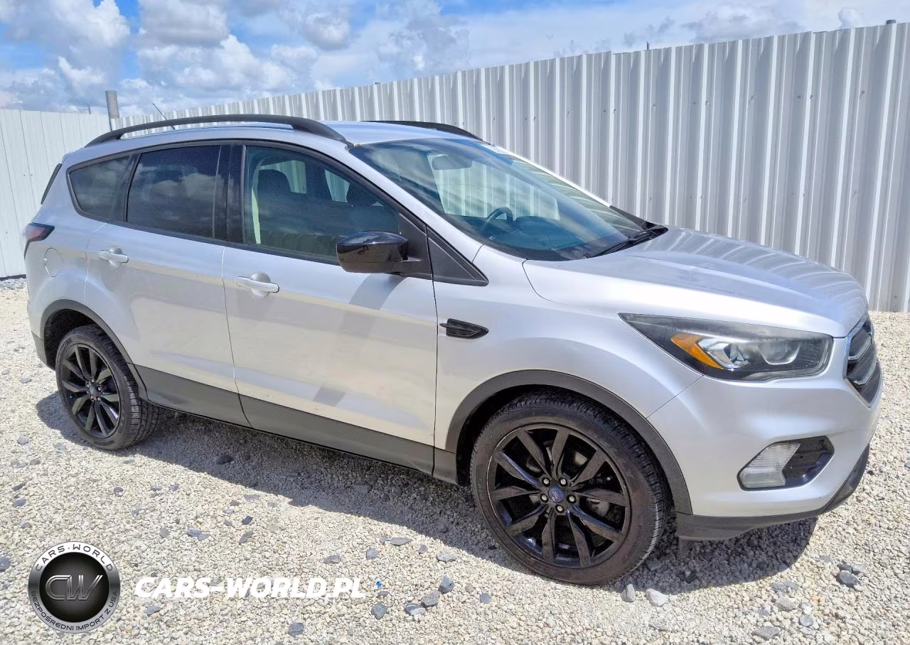 2018 Ford Escape Se VIN:1FMCU0GD3JUB67825 - 4