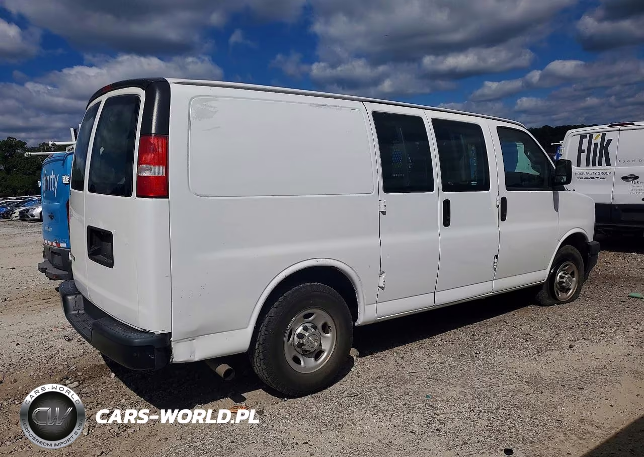 2020 Chevrolet Express G2500 VIN:1GCWGAFP6L1268985 - 3