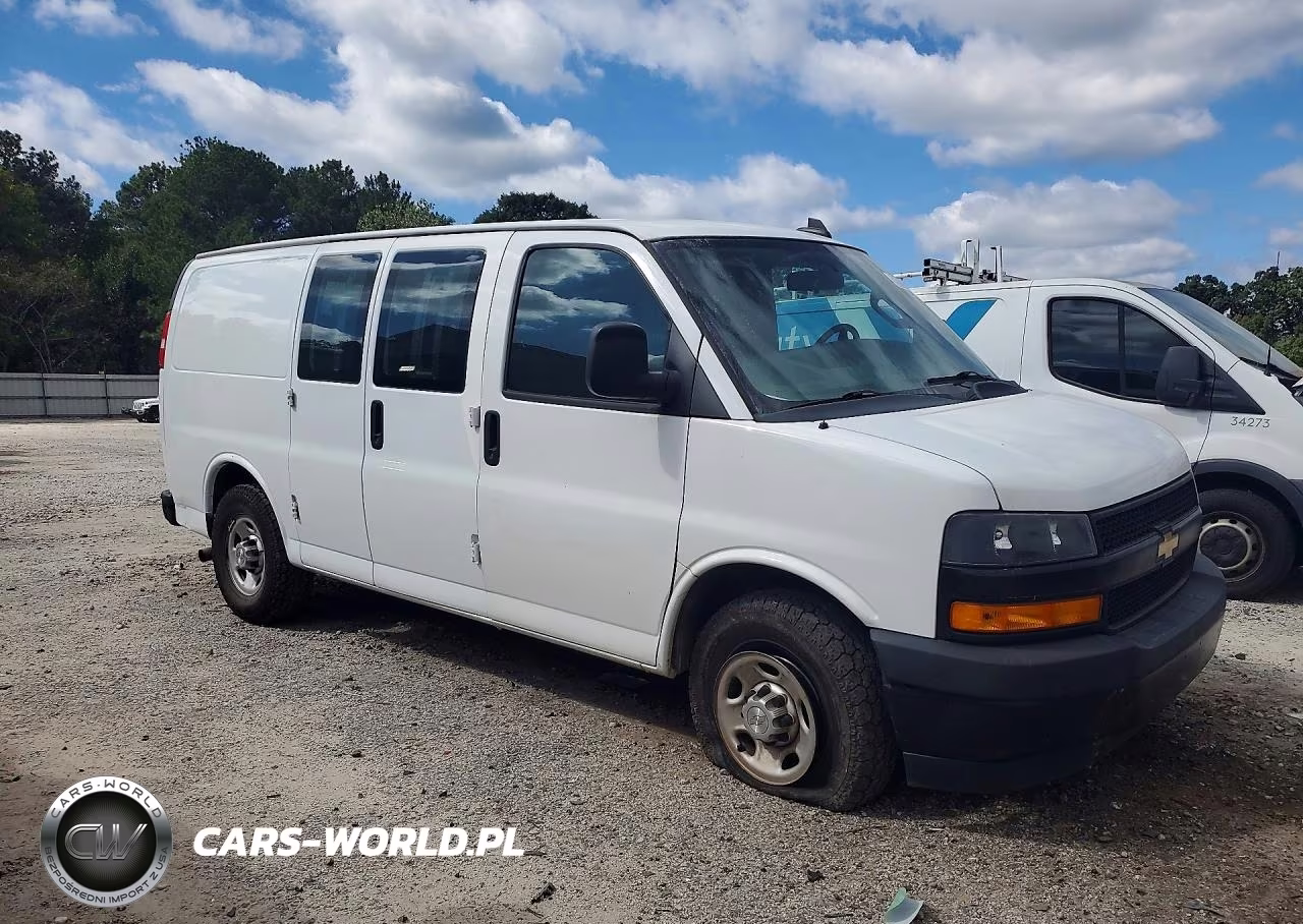 2020 Chevrolet Express G2500 VIN:1GCWGAFP6L1268985 - 4