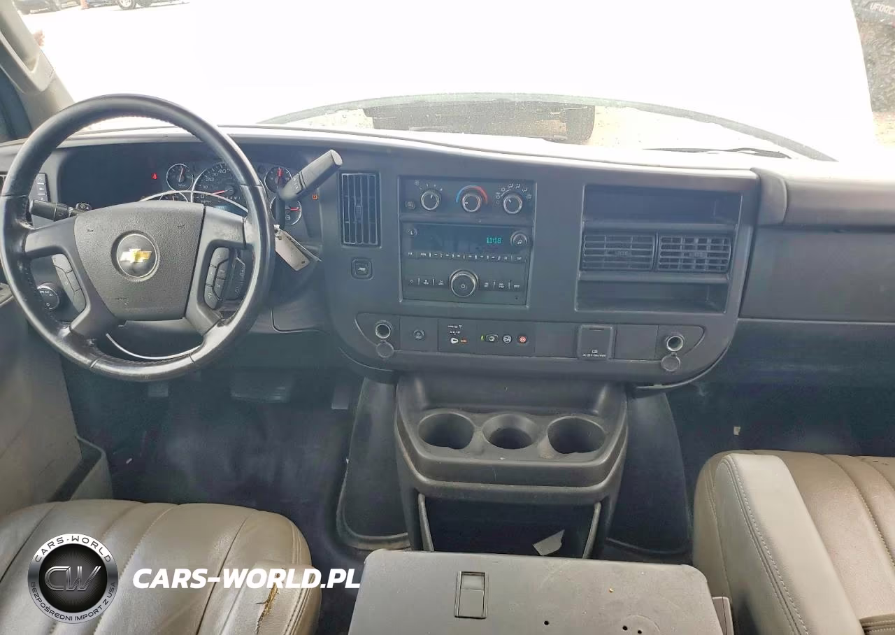 2020 Chevrolet Express G2500 VIN:1GCWGAFP6L1268985 - 8