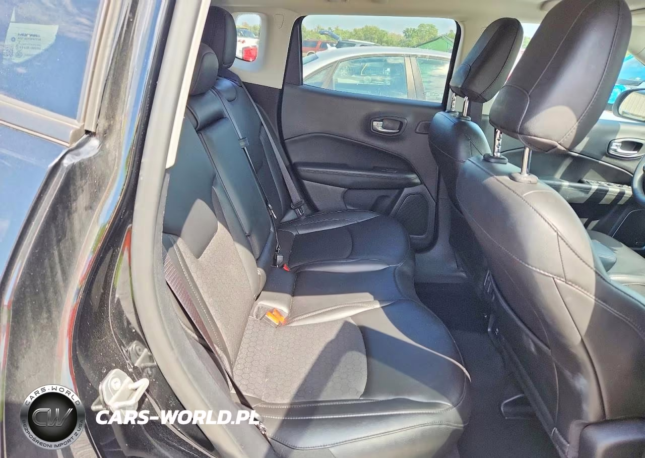 2021 Jeep Compass Latitude VIN:3C4NJCBB0MT573735 - 10