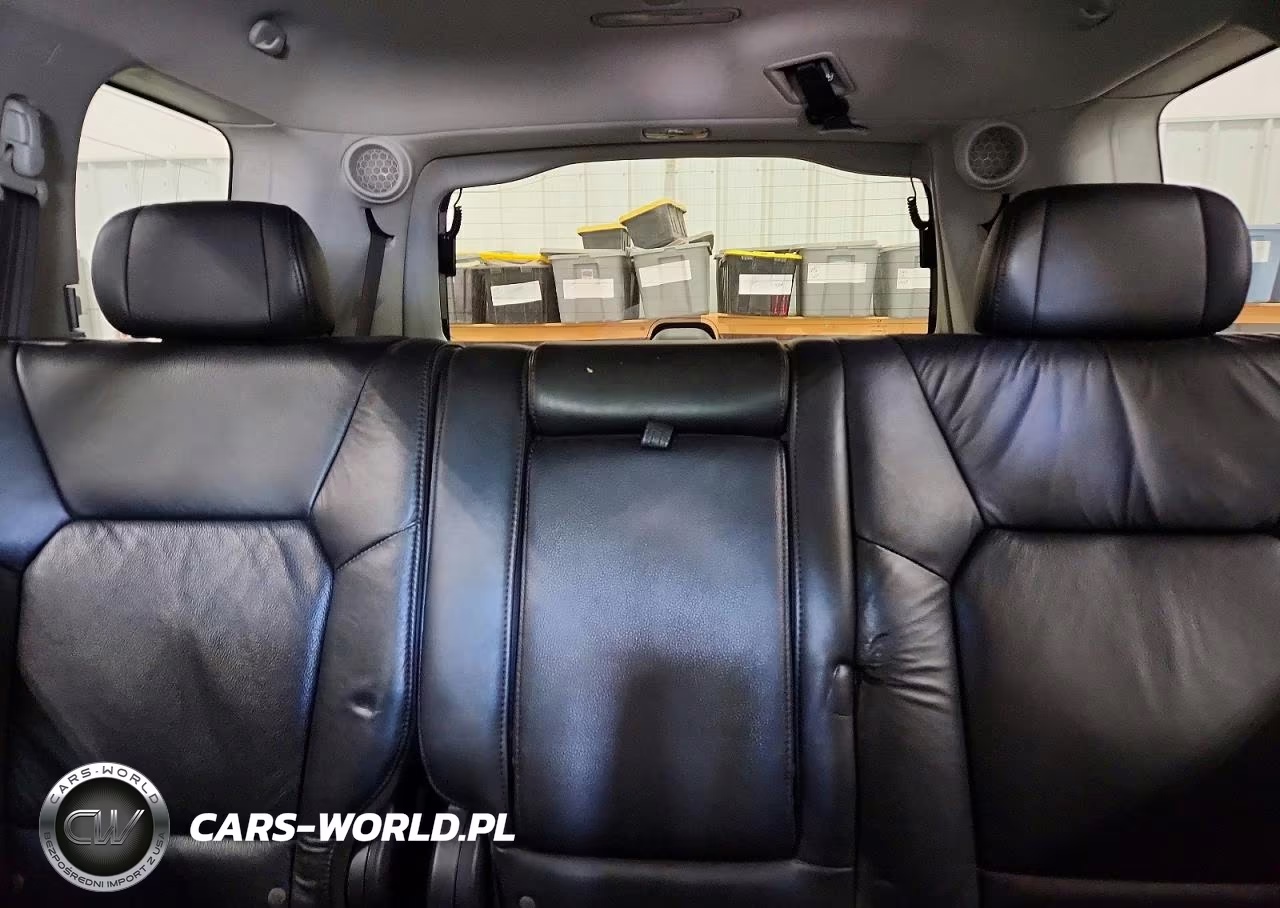 2011 Honda Pilot Touring VIN:5FNYF4H90BB010916 - 10