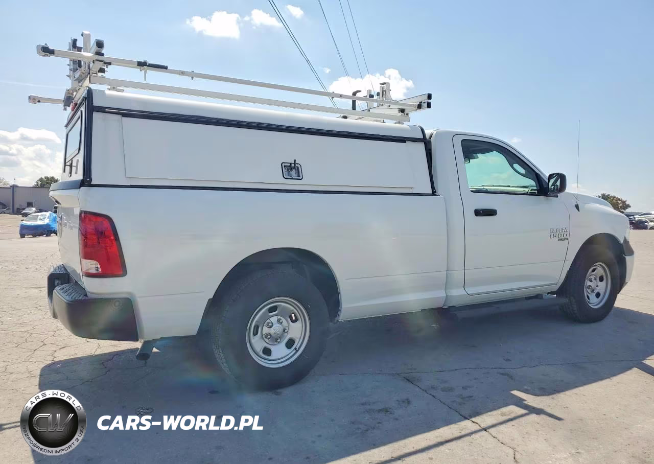 2023 Ram 1500 Classic Tradesman VIN:3C6JR6DG5PG674369 - 3