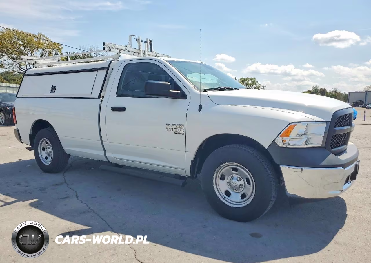 2023 Ram 1500 Classic Tradesman VIN:3C6JR6DG5PG674369 - 4