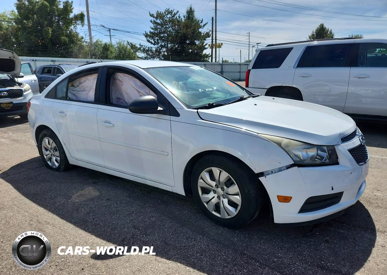 2013 Chevrolet Cruze Ls VIN:1G1PA5SH1D7235279 - 4