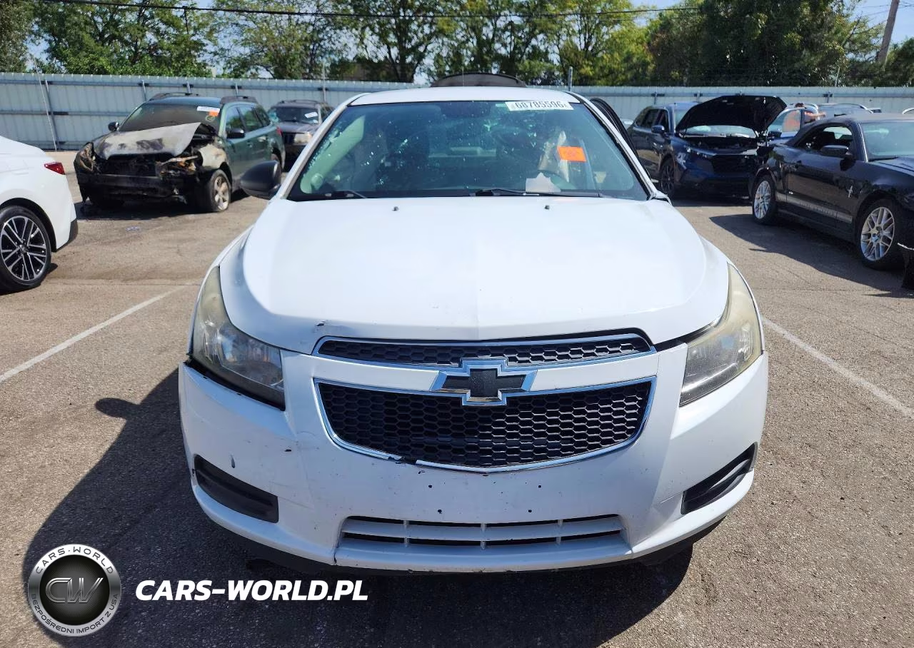 2013 Chevrolet Cruze Ls VIN:1G1PA5SH1D7235279 - 5