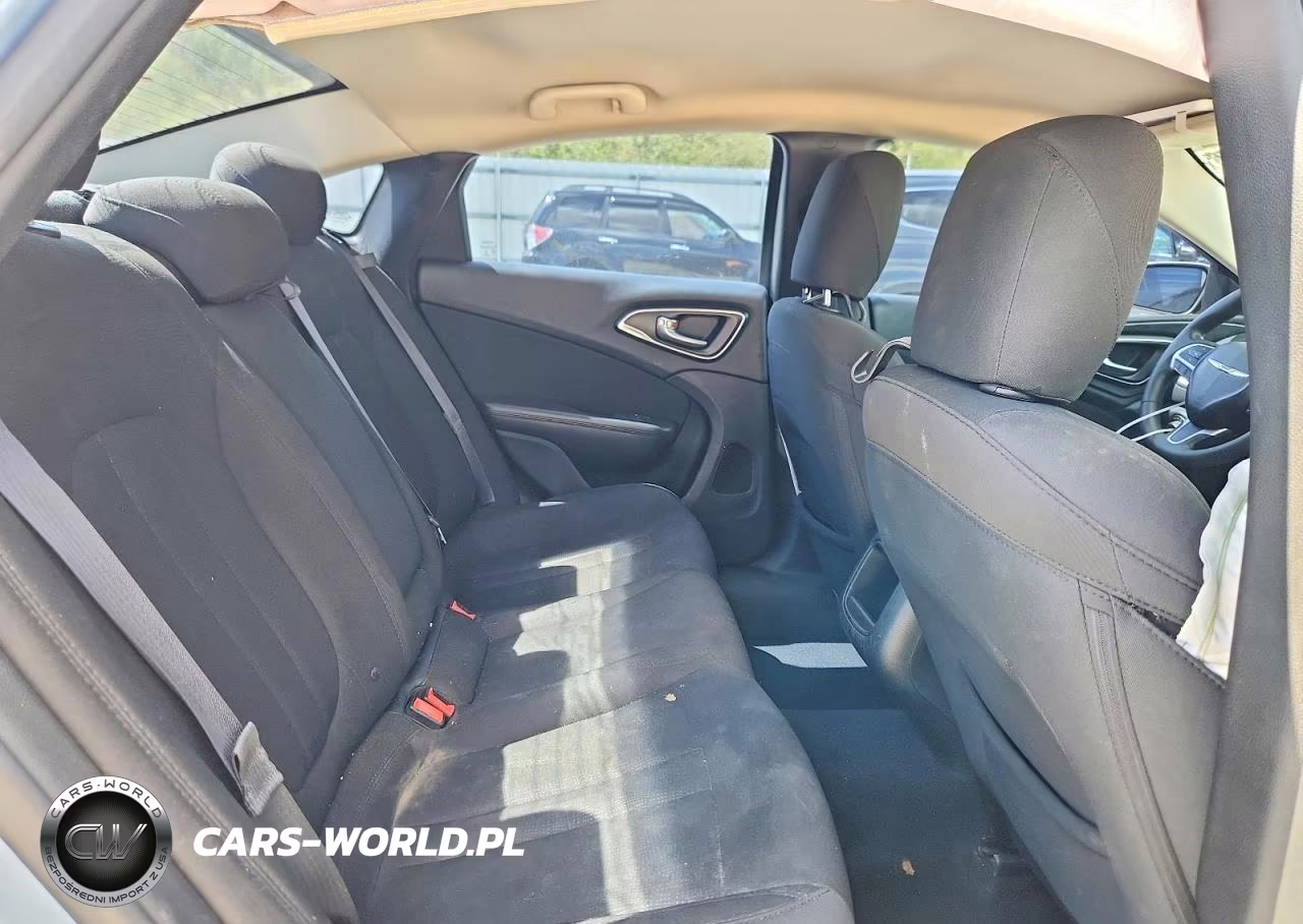 2015 Chrysler 200 Limited VIN:1C3CCCAB1FN653748 - 10