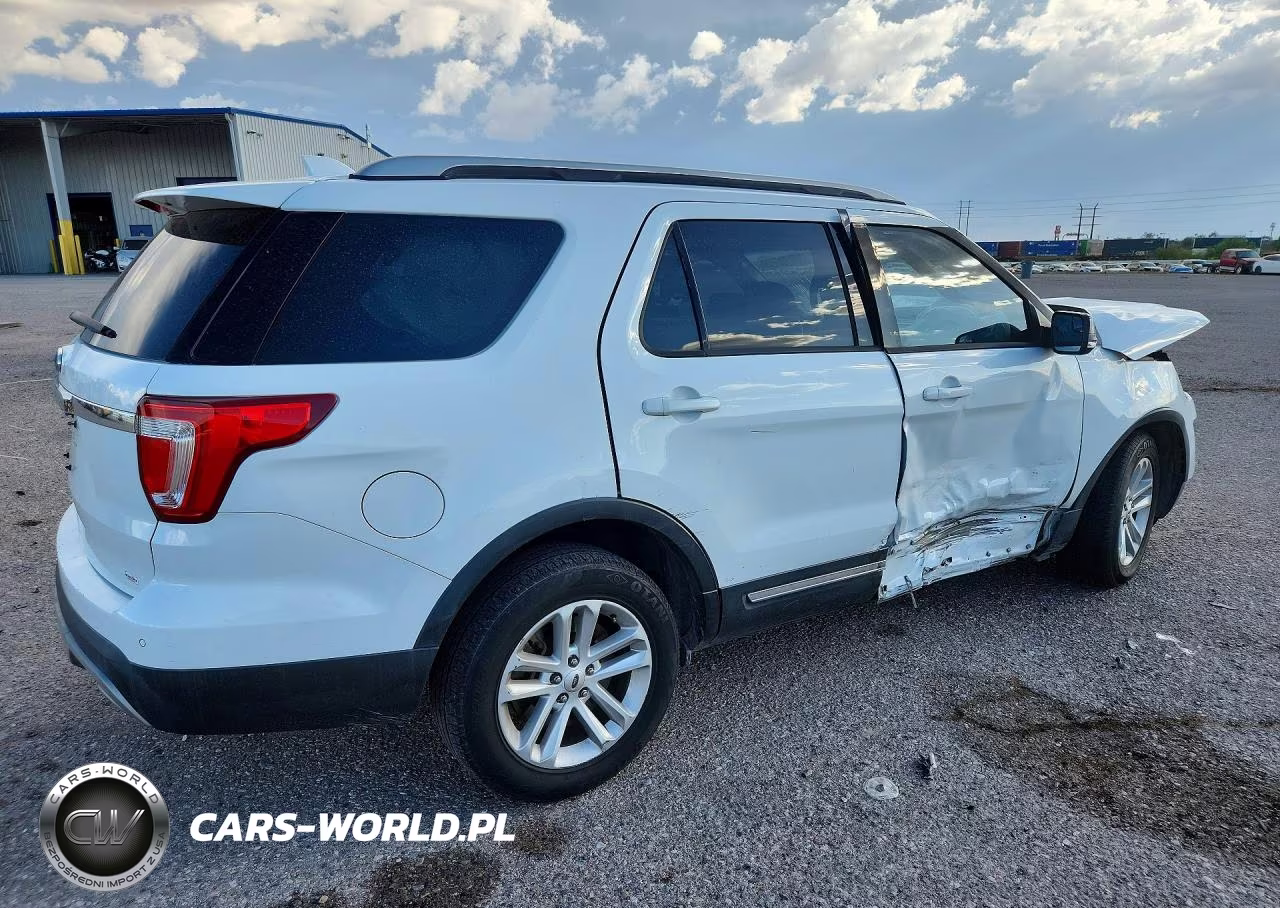 2016 Ford Explorer Xlt VIN:1FM5K7D87GGA26052 - 3