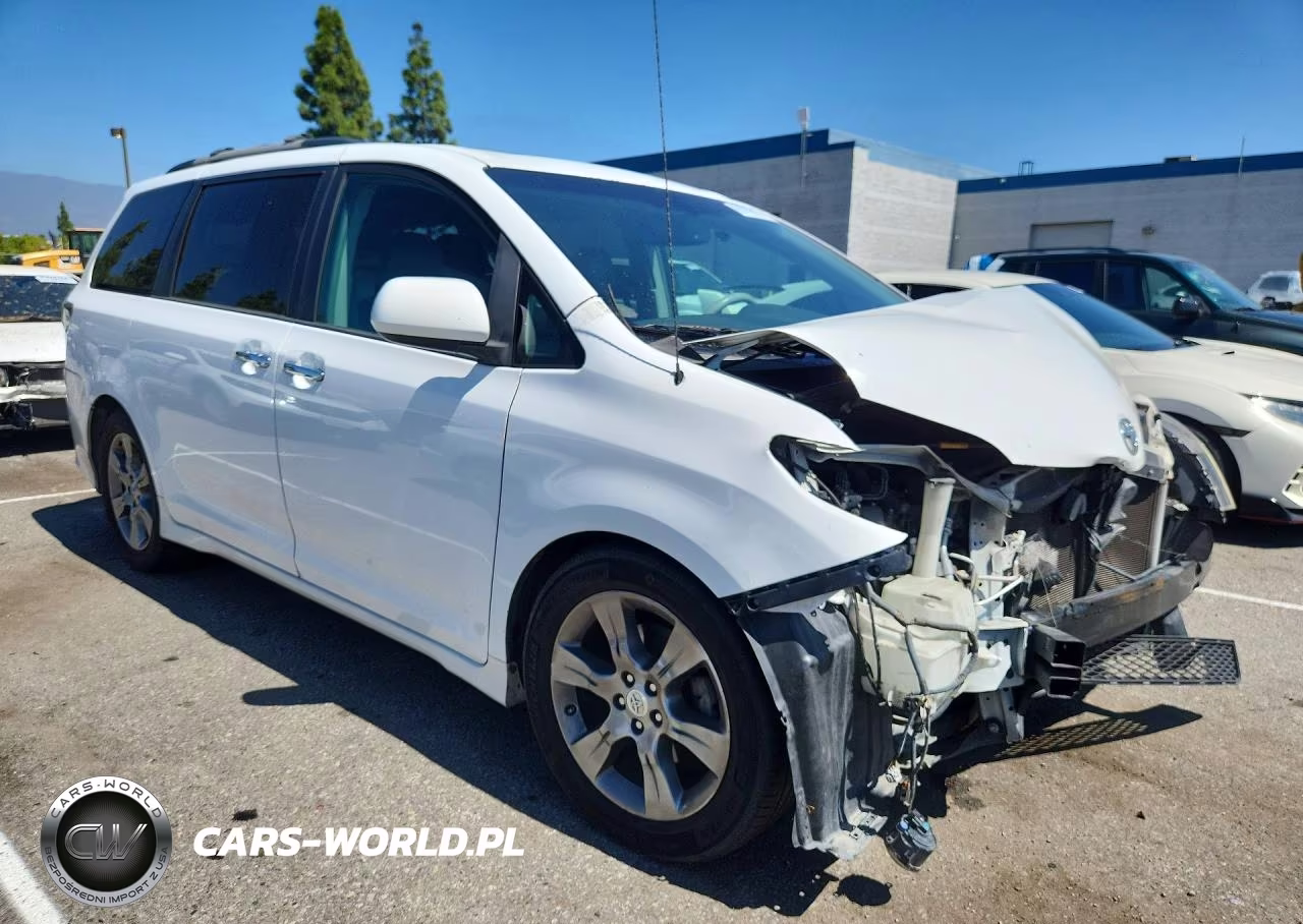 2014 Toyota Sienna Sport VIN:5TDXK3DC8ES422245 - 4