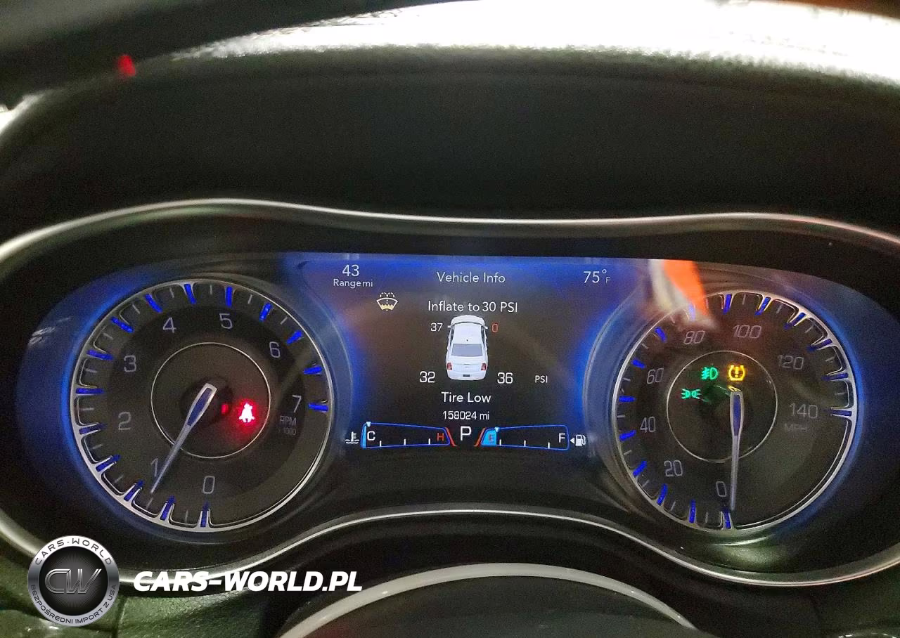 2016 Chrysler 300C VIN:2C3CCAKG2GH170794 - 9