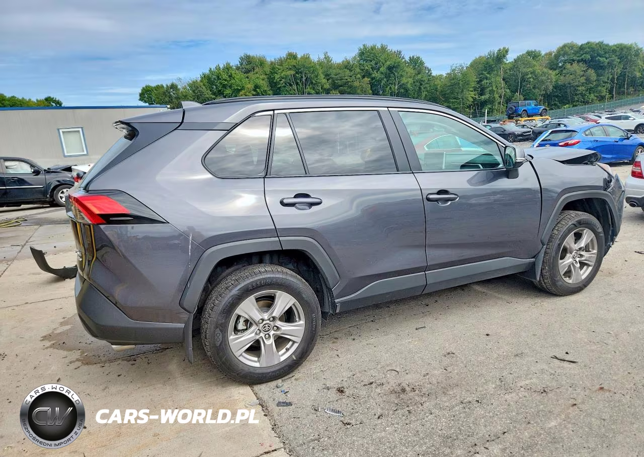 2025 Toyota Rav4 Xle VIN:2T3P1RFV4SW567099 - 3