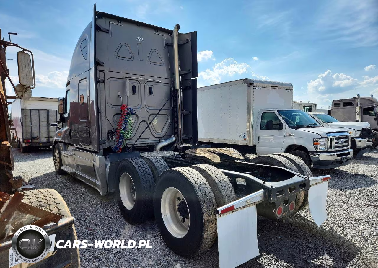 2018 Freightliner Cascadia Semi Truck VIN:3ALXGF007JDJS7600 - 2