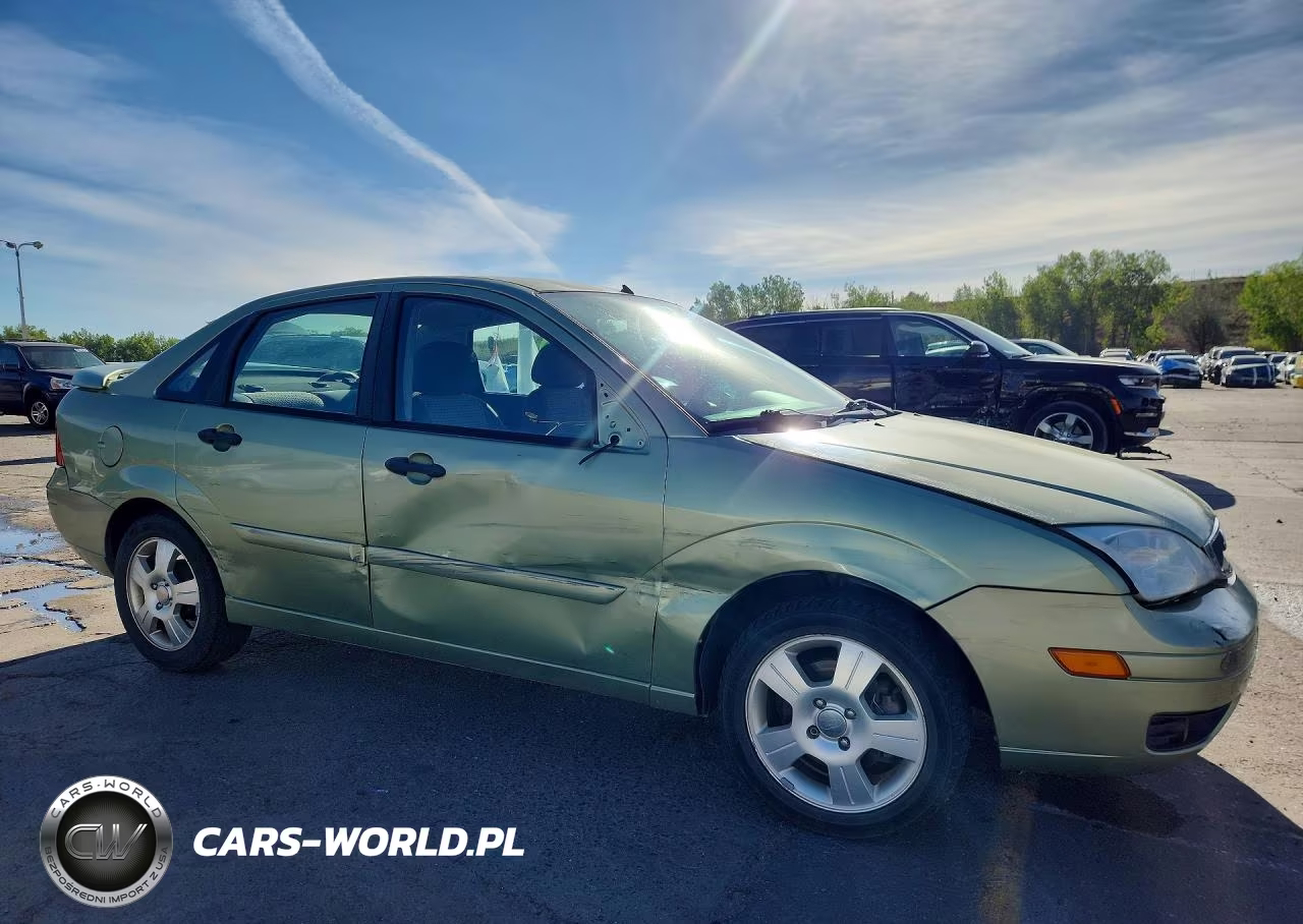 2007 Ford Focus Zx4 VIN:1FAHP34N47W356597 - 4