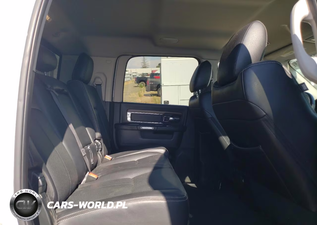 2018 Ram 2500 Laramie Laramie VIN:3C6UR5NL6JG106108 - 10