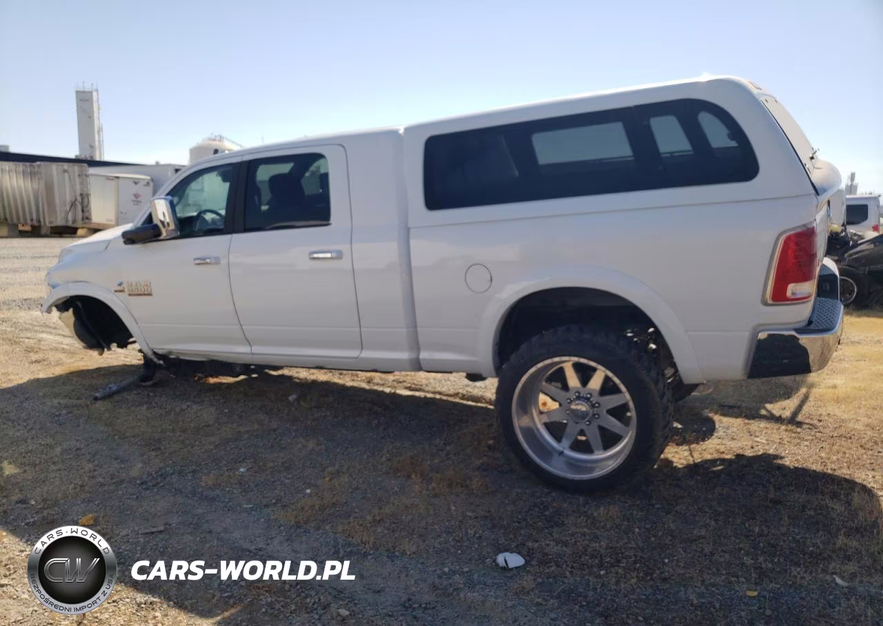 2018 Ram 2500 Laramie Laramie VIN:3C6UR5NL6JG106108 - 2